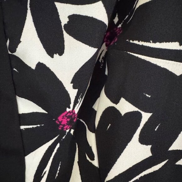 London Times V-Neck Sheath Silhouette Black & White Floral Dress w/Belt Sz 8 - Picture 5 of 8